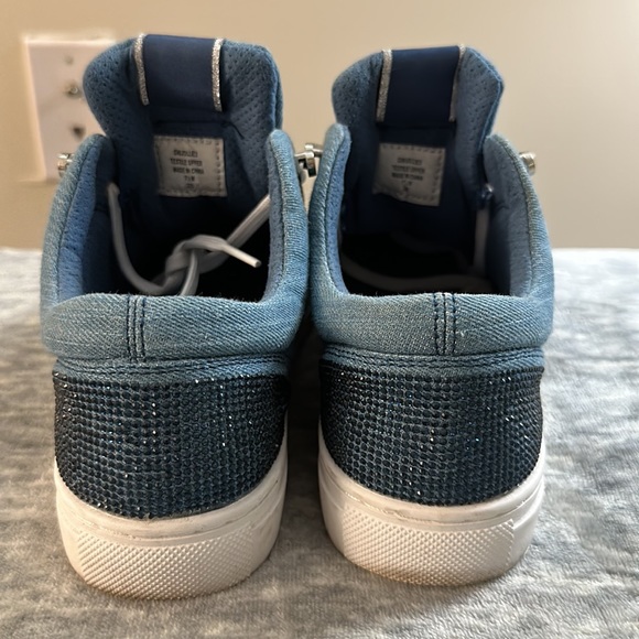 GUESS Sneakers - Picture 2 of 3